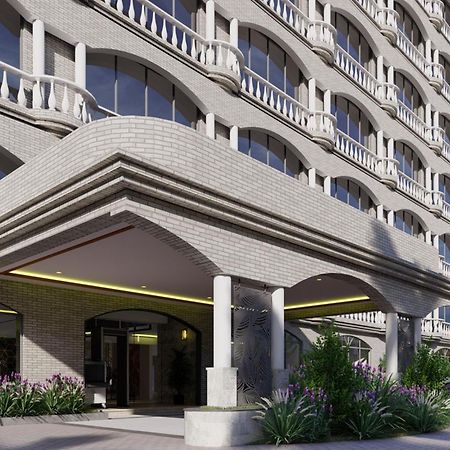 Delta Hotels By Marriott Dar Es Salaam Exterior photo