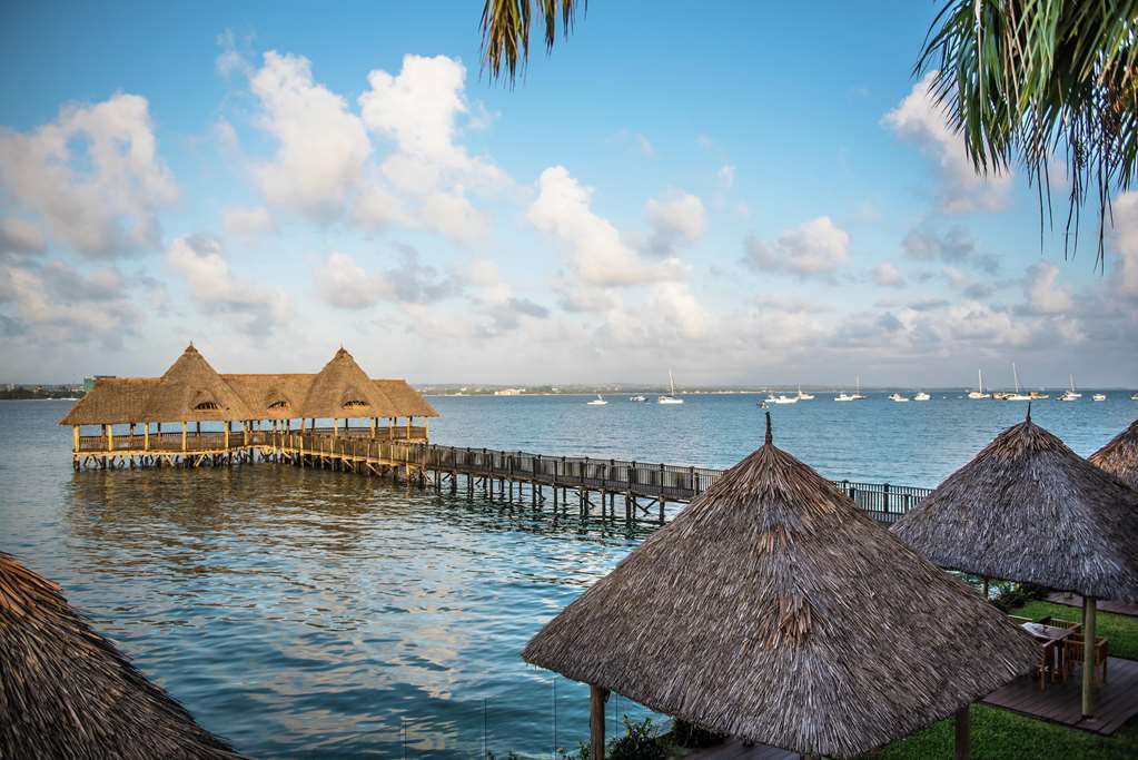 Delta Hotels By Marriott Dar Es Salaam Exterior photo